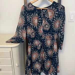 Forever 21 Navy Blue Dress with paisley pattern. Size L. EUC. Lined